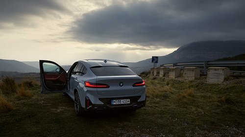 ТОЛЫҚ ЖАРЫҚДИОДТЫ ШАМДАРЫ БАР BMW X4 АЛДЫҢҒЫ БӨЛІГІНІҢ ДИЗАЙНЫ.