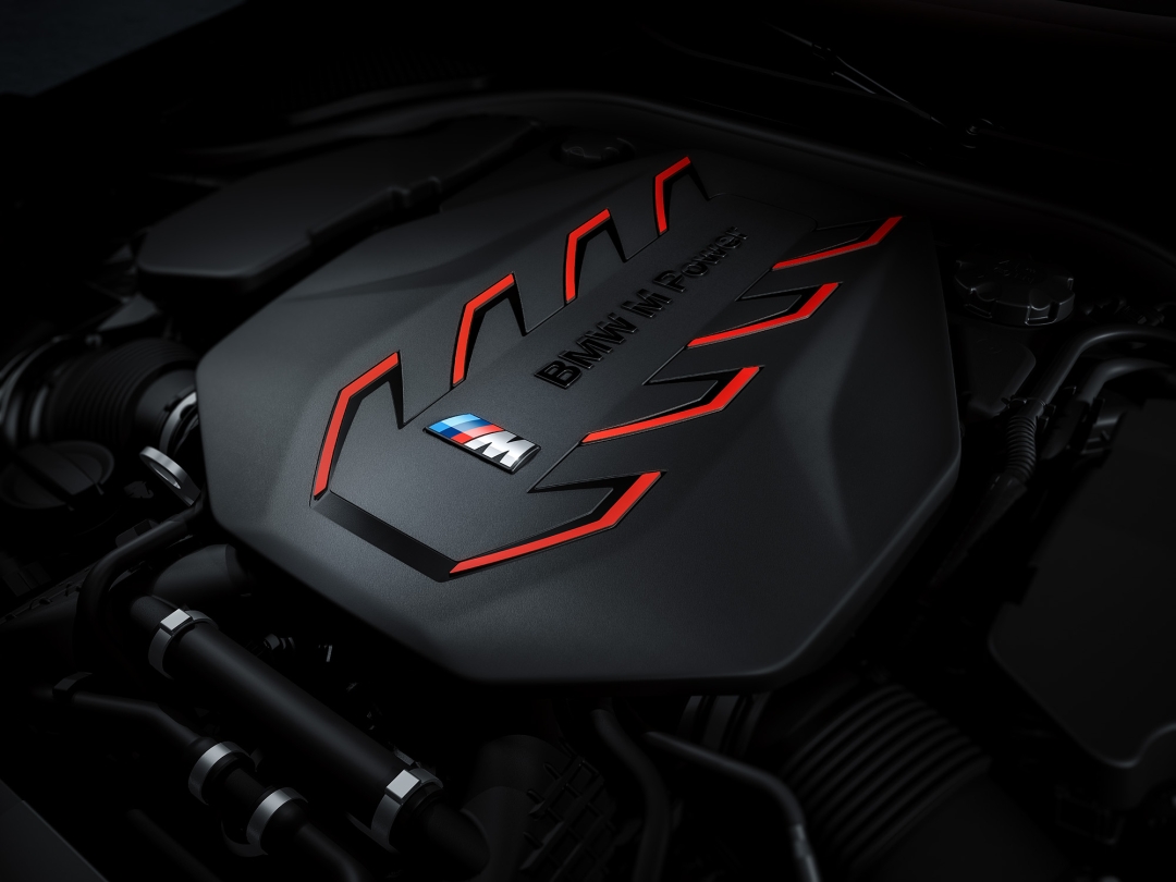 Ұмытылмас әсерлерге арналған M Hybrid күштік қондырғысы.