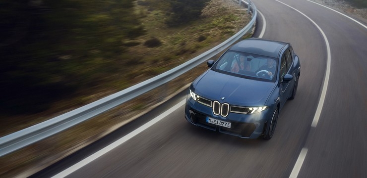 BMW Symbiotic Drive үздіксіз және үйлесімді қолдауды қамтамасыз етеді.